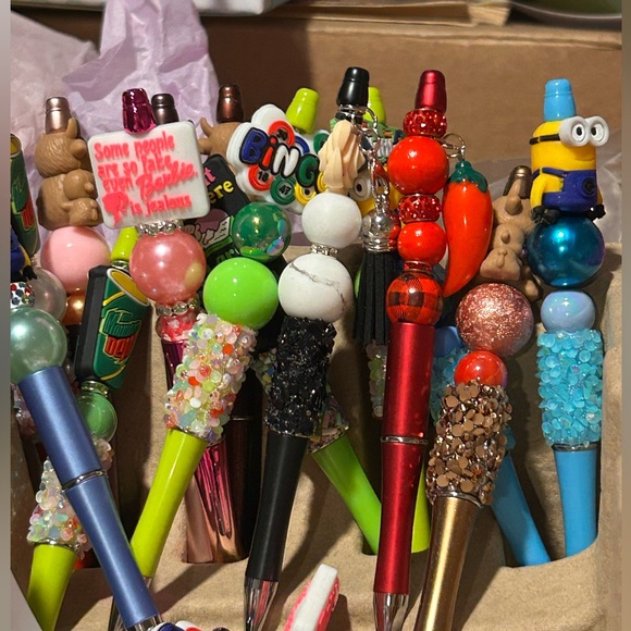 Kyleigh’s HandKrafted Korner- Art/Pens/Cards 
For Soccer ⚽️ Camps - Picture 11 of 14